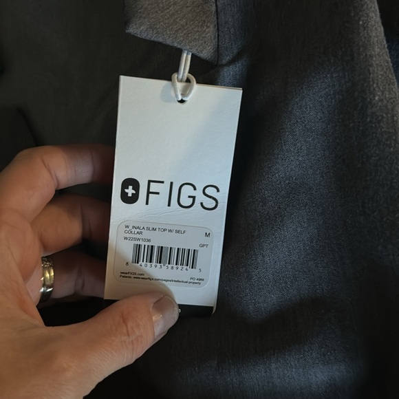 NWT. Figs technical collection. Size medium Inla top - Picture 4 of 4